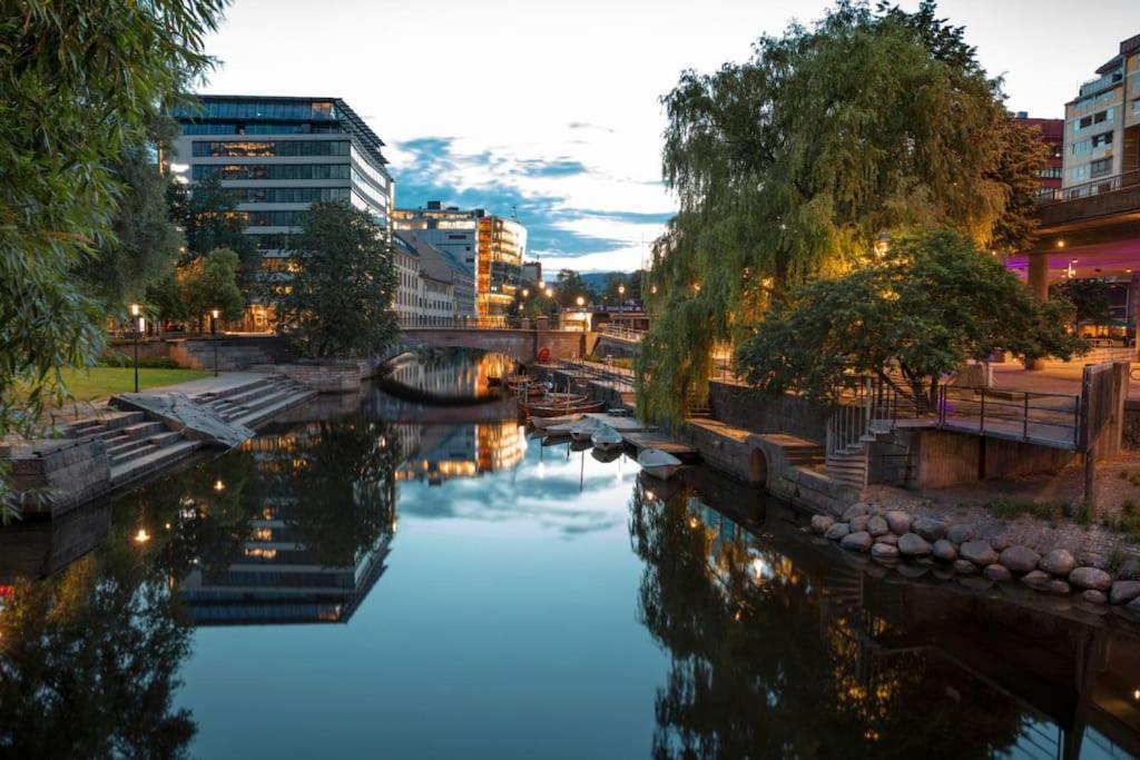 Nydalen/Storo- Ved T-Banestasjon Lägenhet Oslo Exteriör bild